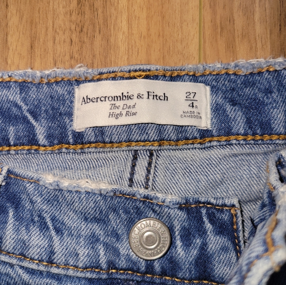 16. NWOT Abercrombie & Fitch "THE DAD" High Rise Jeans - Size 4